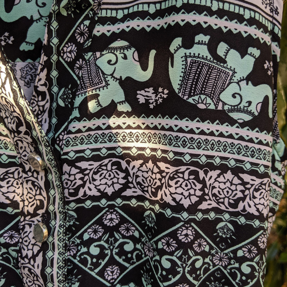 Tribal Print Sleeveless Dress with Shirttail Hem - Picture 3 of 4